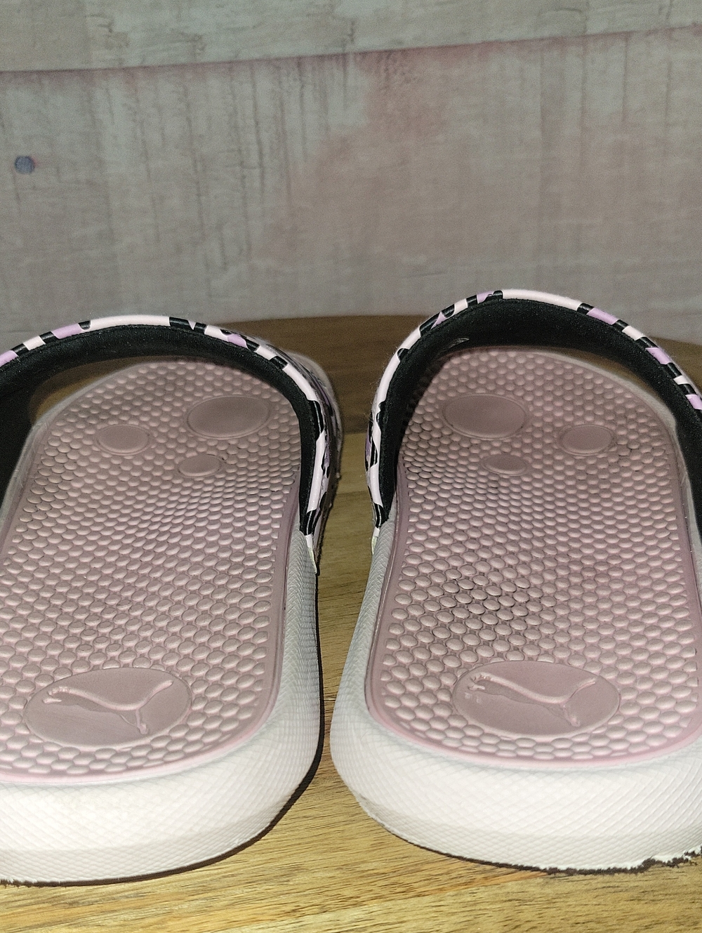 Puma Pink Slides - Picture 6 of 9